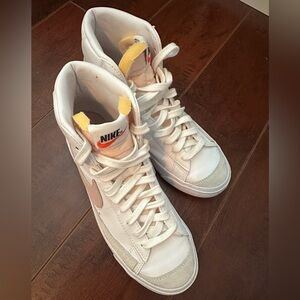 Nike Blazer Mid ‘77 High-Top Sneakers in White and Pink